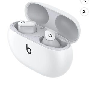 Beats White Wireless Earbuds